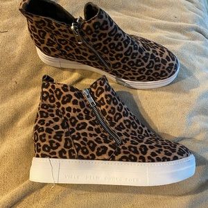 NEW Madden Look Euro Wedgie sneaker 39 (US 8)